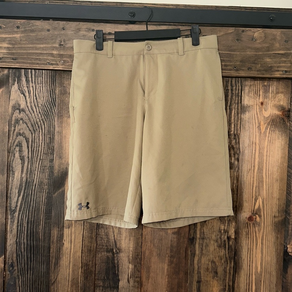Under Armour khaki shorts